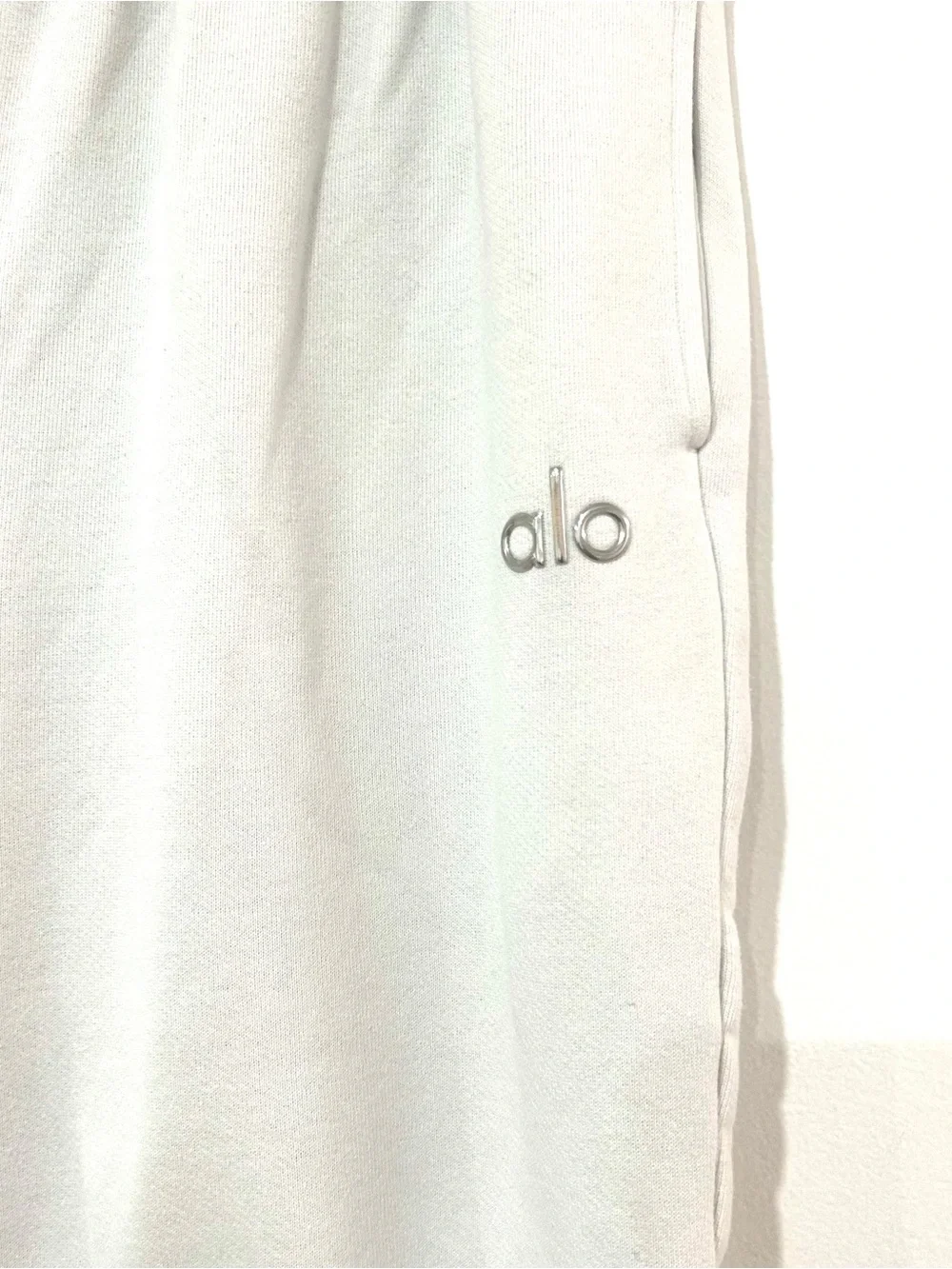 ALO YOGA ACCOLADE IVORY SWEATPANTS.SIZE LARGE